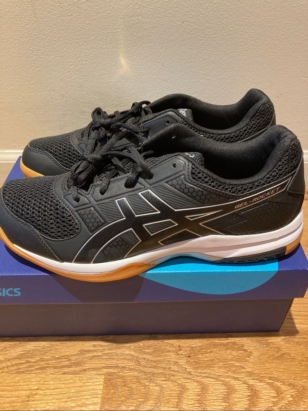 BNIB ASICS Gel-Rocket 8 Court shoes Mens Size 10